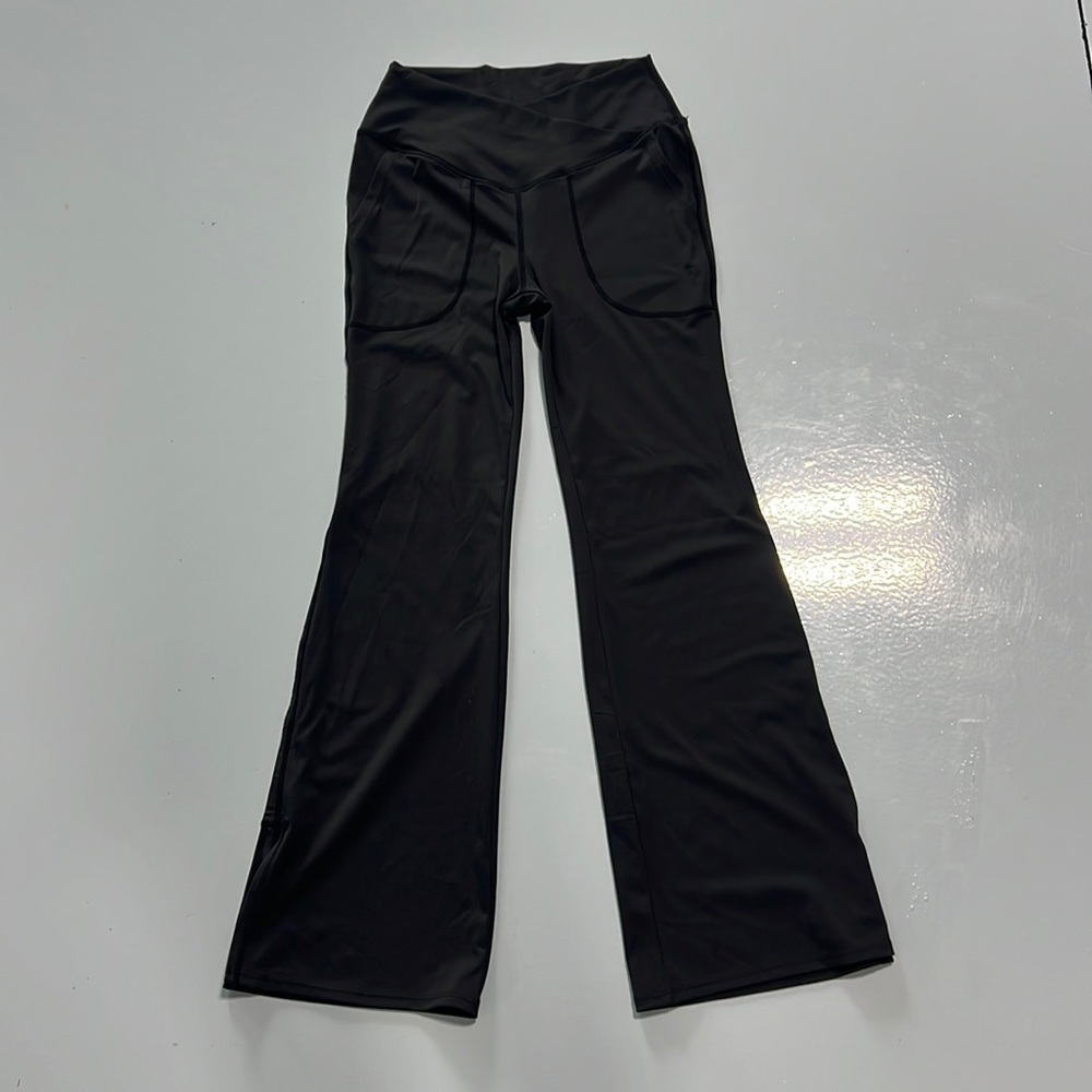 Flare V-cut Leggings